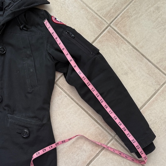 Canada Goose Black Puffer Jacket with Fur Hood PETITE SMALL - Picture 3 of 14